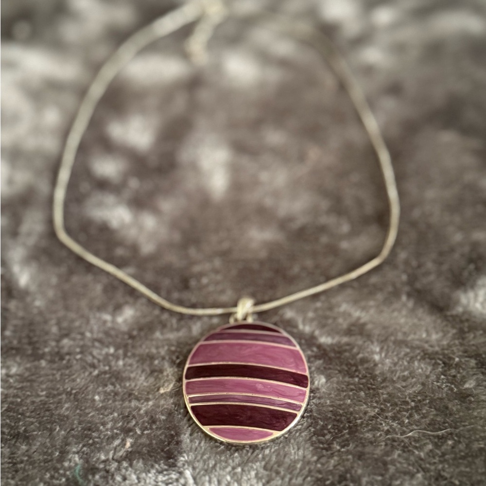 Elegant Pink Striped Pendant Necklace